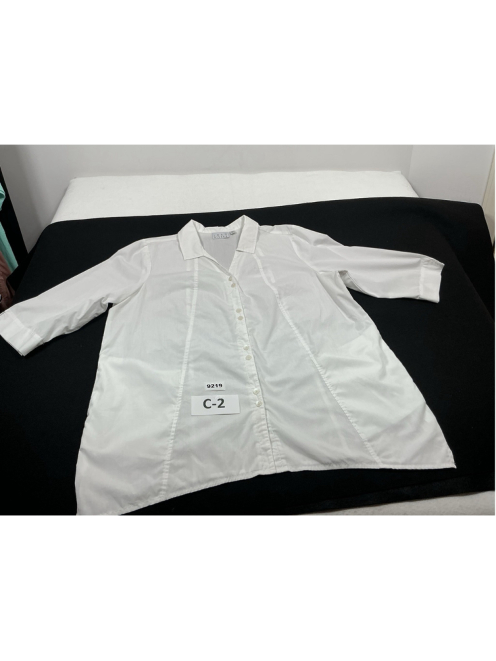 Womans Excellent Joan Rivers Short Sleeve Button Blouse XL White